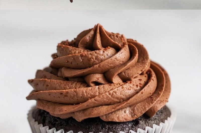 Chocolate Cupcakes with Chocolate Buttercream Frosting
